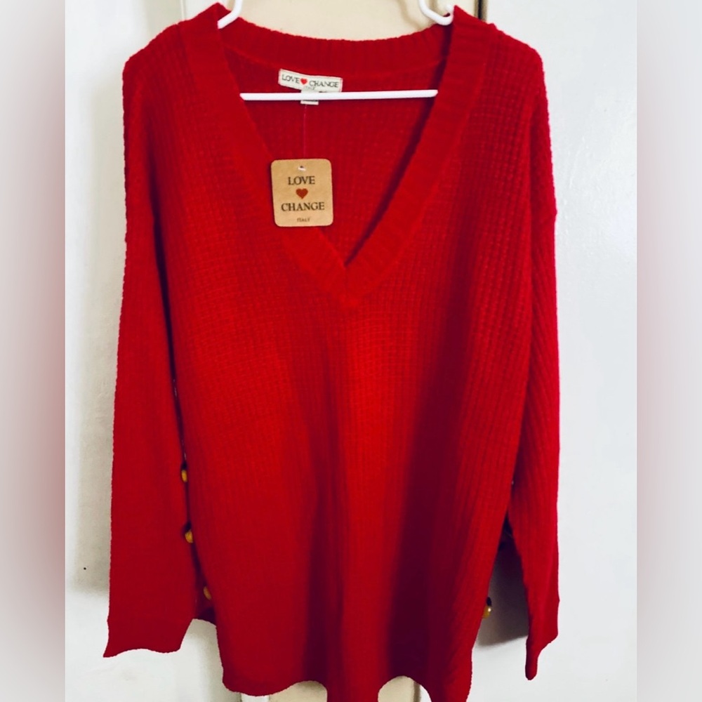New!  Love Change Italy 2x V-neck sweater🎁